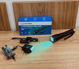 LANTERNA DE LED VERDE RECARREGÁVEL. ( LUATEK )