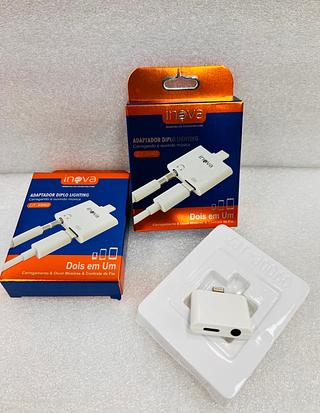 ADAPTADOR 2 EM 1 DE FONE DE OUVIDO ( P2 ) E CARREGADOR PARA IPHONE ( I6 ), P2 | IP. ( INOVA )
