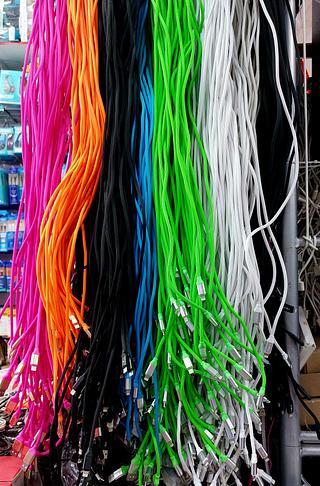 CABO COLORIDO PARA IPHONE ( I6 ), 2M. ( INOVA )